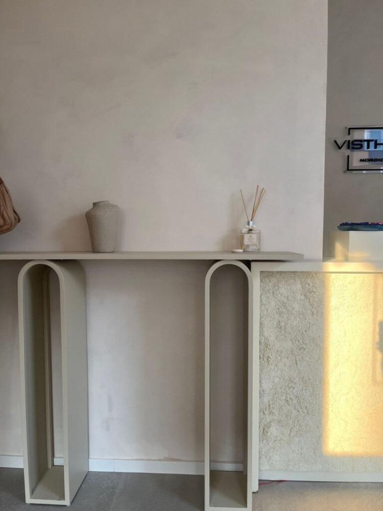 Strukturierte Wand vorbereitet für ZUBRA Limewash mit atmungsaktiver Oberfläche