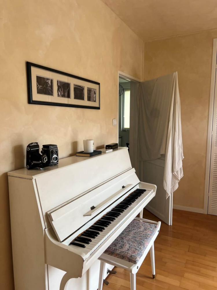 Eco-conscious interior painted with ZUBRA Limewash in soft, earthy tones