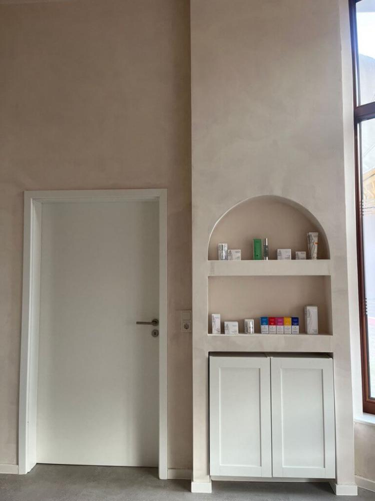 Limewash paint for allergy sufferers – natural and odorless interior solution