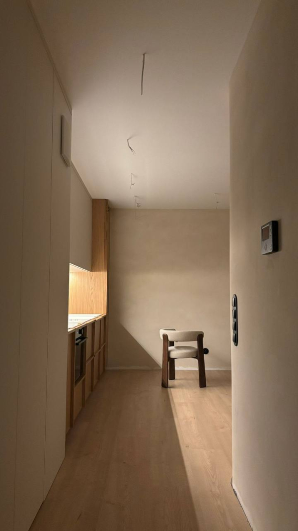 79. Limewash Paint, Poland