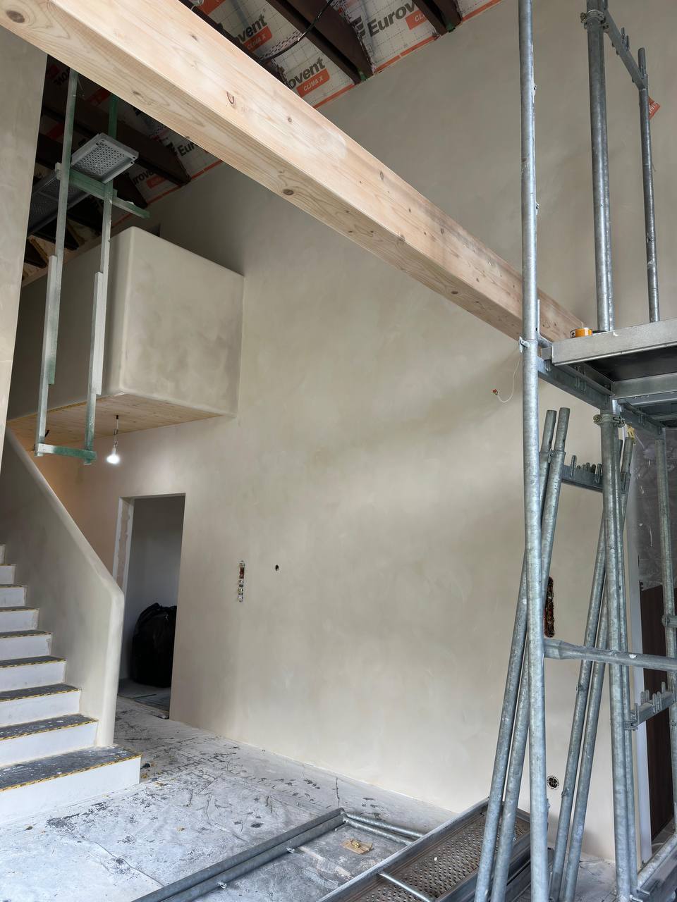 70. Limewash Paint, Poland